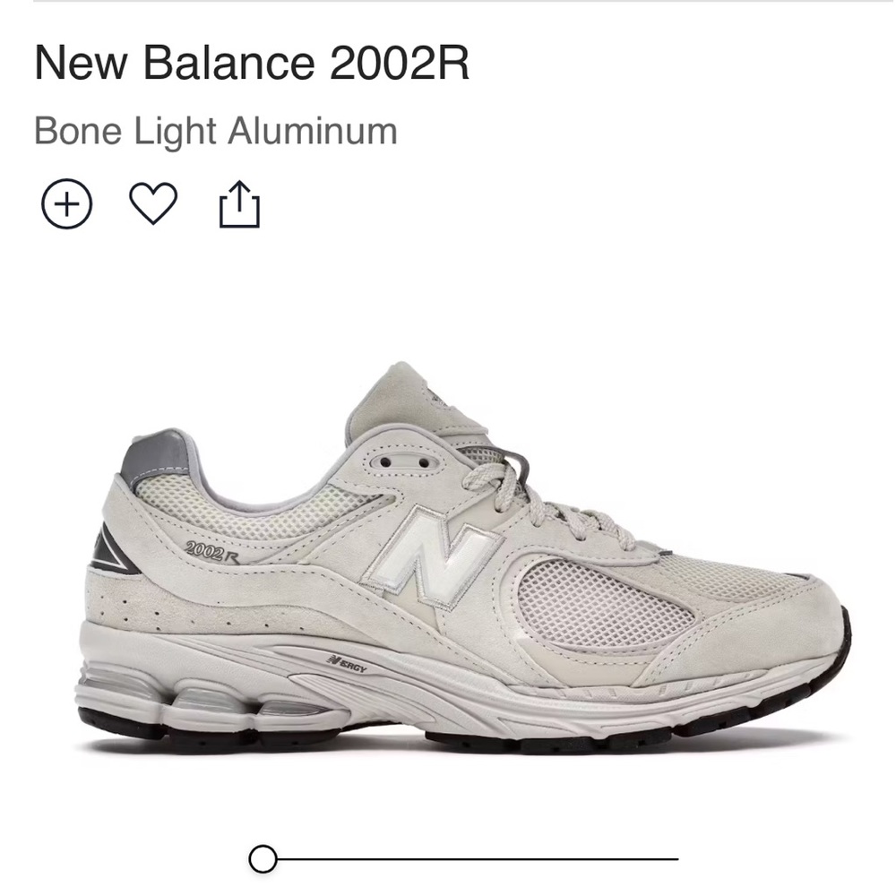 New Balance 2002R
Bone Light Aluminum